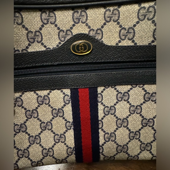 Vintage Gucci Crossbody - Picture 2 of 10